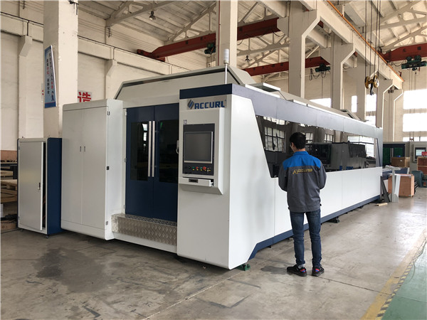Cięcie laserowe z blachy 1000 W, maszyna do cięcia laserem z metalu CNC